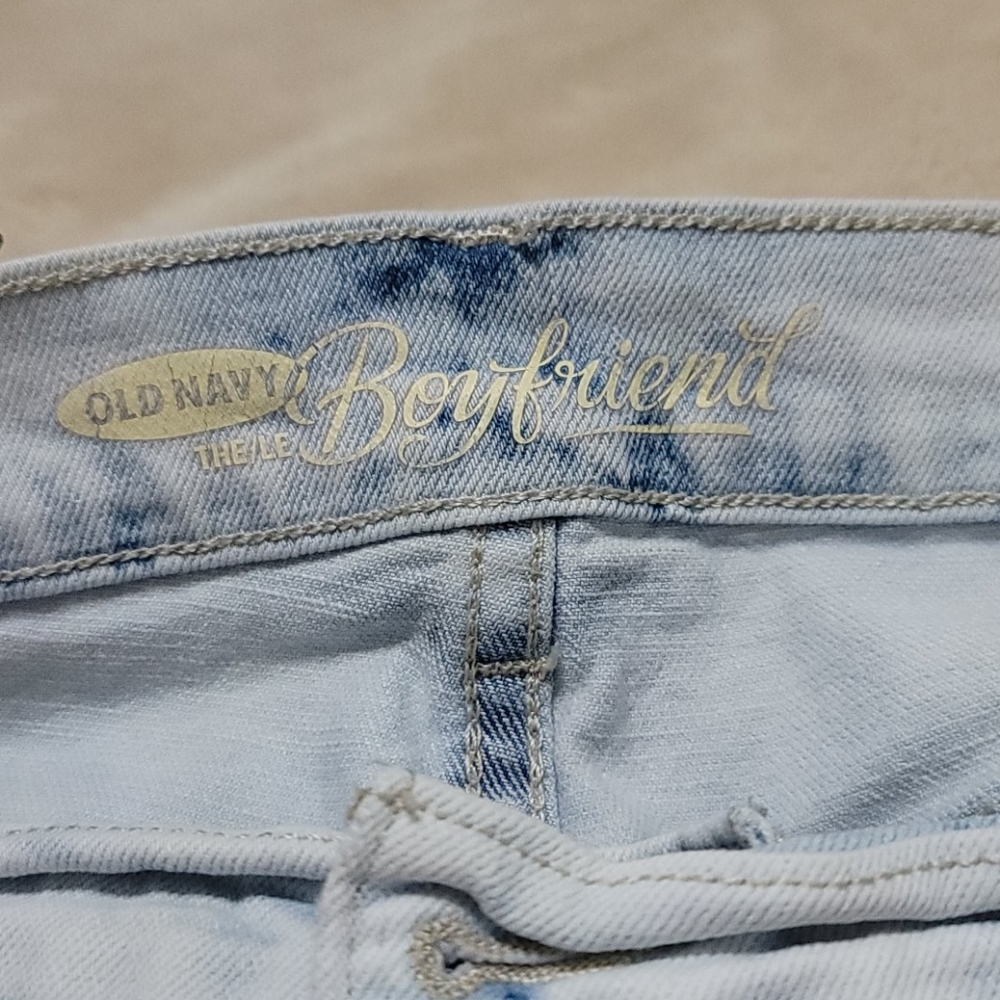 Shorts - Picture 2 of 4